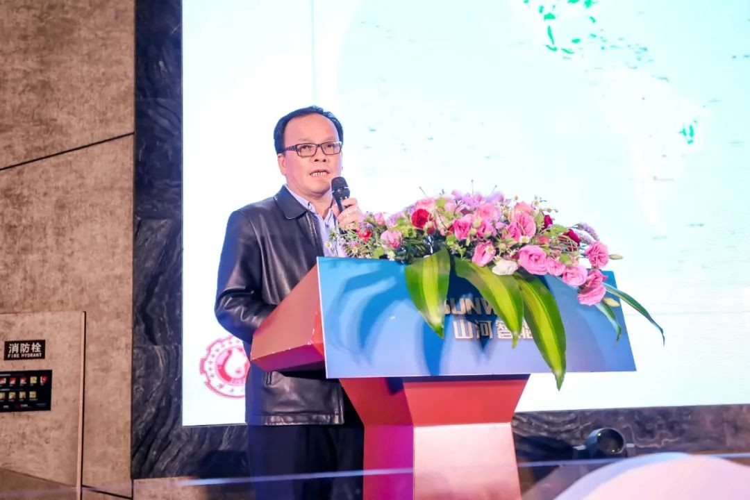 饕餮盛宴！米兰平台app体育-官方版-米兰电竞直播
智能•建华建材预制桩施工装备与技术交流会隆重召开