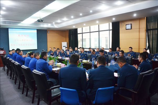 中国空军驻湘某师副师长一行考察米兰平台app体育-官方版-米兰电竞直播
智能