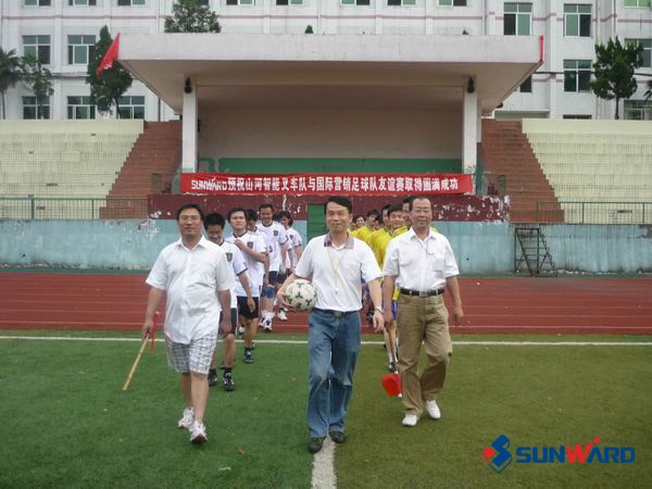 夏日的激情－－米兰平台app体育-官方版-米兰电竞直播
智能叉车队与国际营销队足球友谊赛记