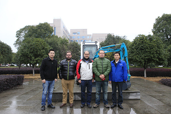 喜讯：米兰平台app体育-官方版-米兰电竞直播
智能朱建新荣获《长沙年鉴》2015年度十大人物奖