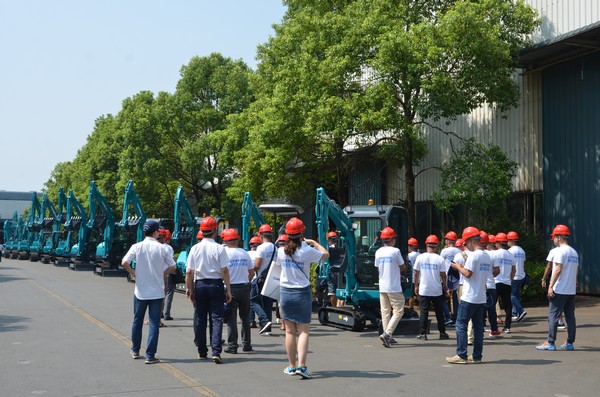 500多名挖掘机用户实地考察，为米兰平台app体育-官方版-米兰电竞直播
智能点赞！