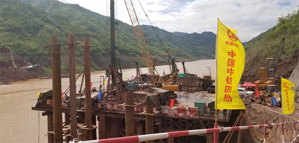参与一带一路重大项目 米兰平台app体育-官方版-米兰电竞直播
智能旋挖钻扬名阿墨江特大桥
