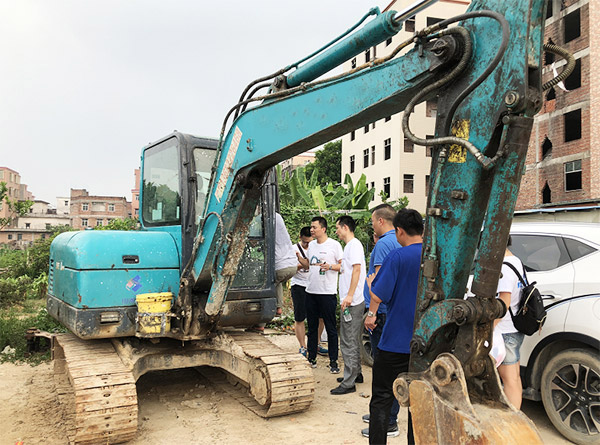 “清凉”送到客户手中，为米兰平台app体育-官方版-米兰电竞直播
智能售后服务活动打CAII