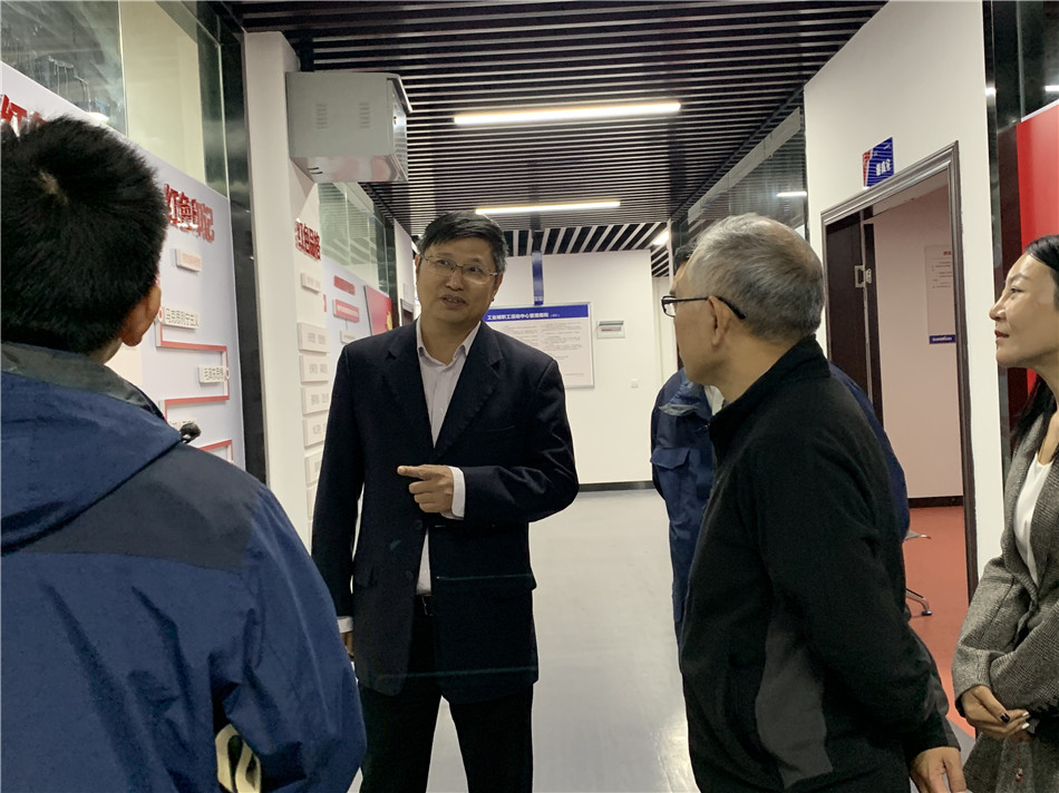 长沙市总工会党组书记周宏兆一行莅临米兰平台app体育-官方版-米兰电竞直播
智能考察调研