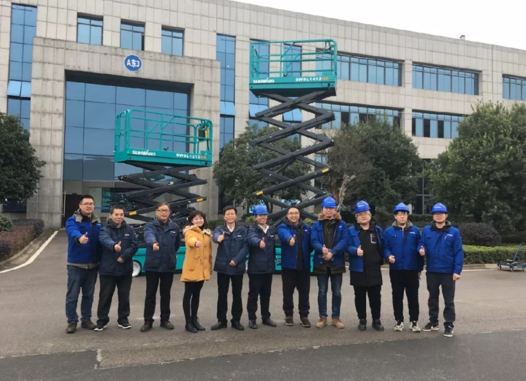 米兰平台app体育-官方版-米兰电竞直播
智能电动剪叉式高空作业平台新品首发赴美参展