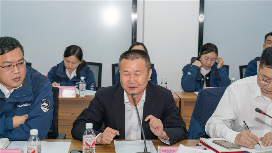 米兰平台app体育-官方版-米兰电竞直播
智能举行主题教育学习研讨会暨员工活动中心揭幕仪式