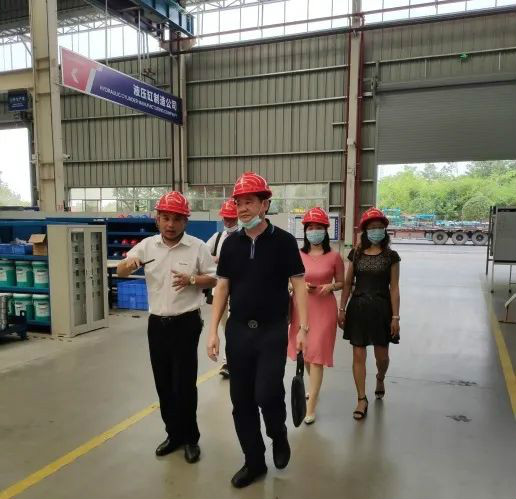 东莞客人考察米兰平台app体育-官方版-米兰电竞直播
智能高空作业设备
