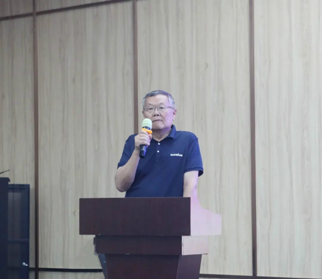 以强执行力聚焦基础能力建设 向挖掘机万台俱乐部迈进——米兰平台app体育-官方版-米兰电竞直播
智能2020年挖掘机经销商半年度会议圆满召