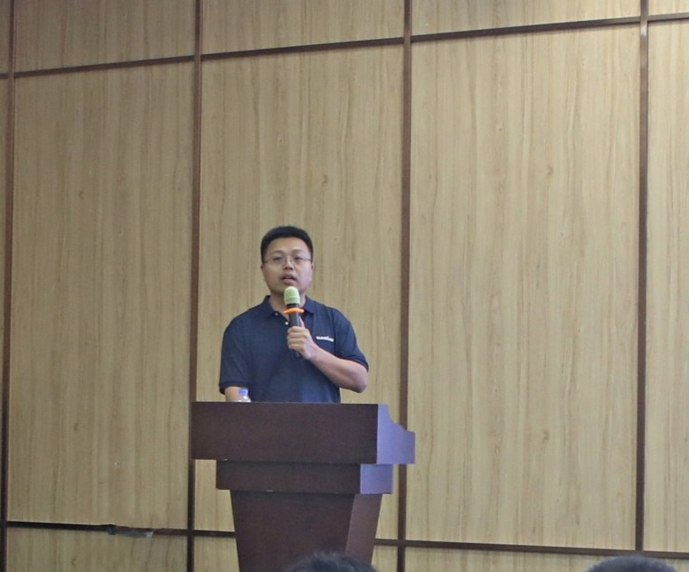 以强执行力聚焦基础能力建设 向挖掘机万台俱乐部迈进——米兰平台app体育-官方版-米兰电竞直播
智能2020年挖掘机经销商半年度会议圆满召