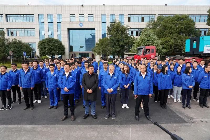 米兰平台app体育-官方版-米兰电竞直播
智能首台SWHG70连续墙液压抓斗顺利交机