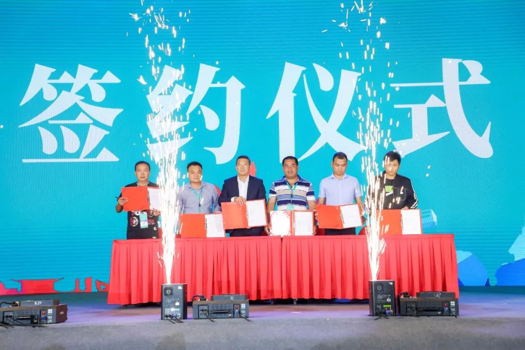 “爆品”出击！米兰平台app体育-官方版-米兰电竞直播
智能客户交流会签约超8亿元