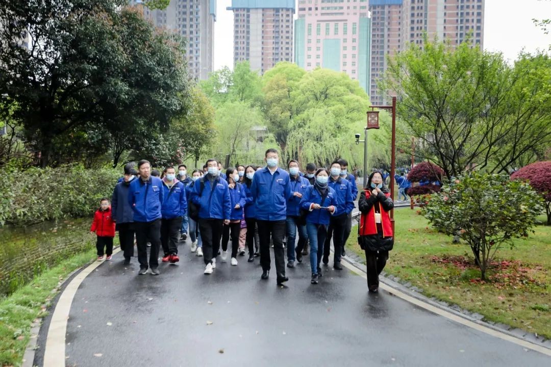 觅红色历史 践初心使命——米兰平台app体育-官方版-米兰电竞直播
智能全体党员赴长沙党史馆开展主题党日活动