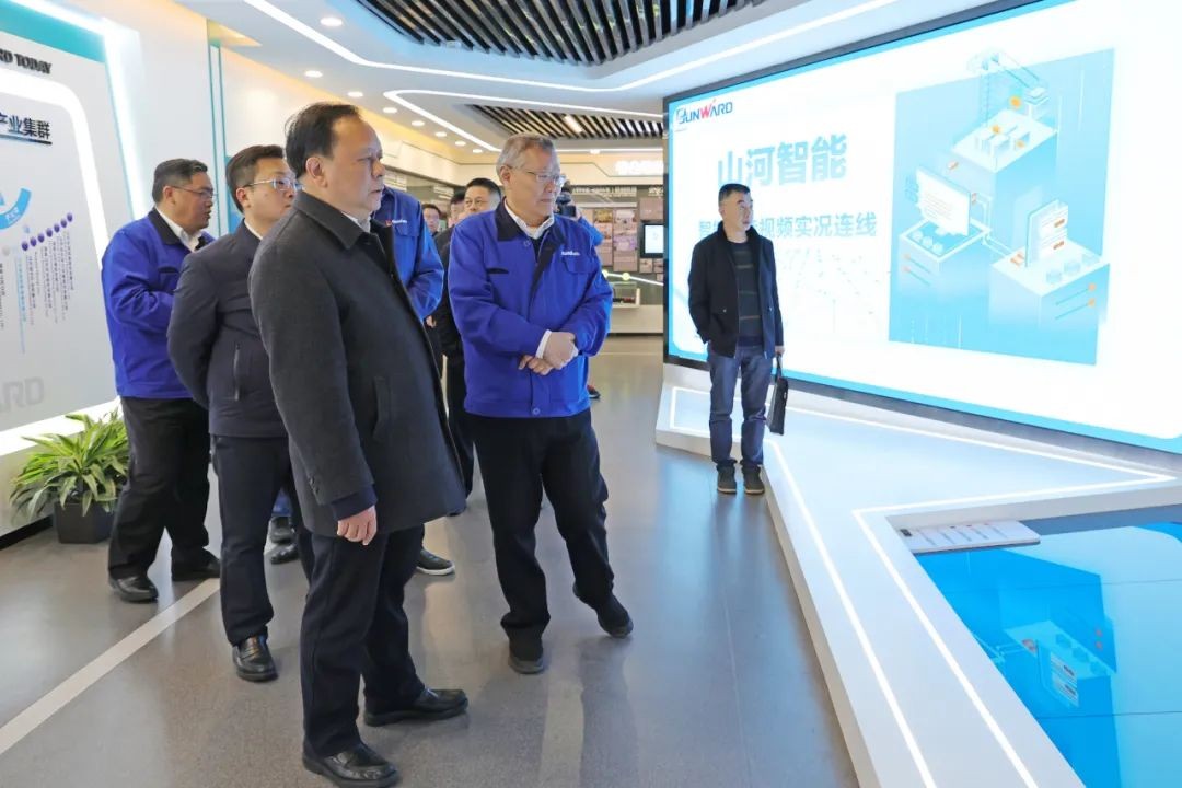 周农在米兰平台app体育-官方版-米兰电竞直播
智能调研时强调：企业工会要大力培养劳模和工匠