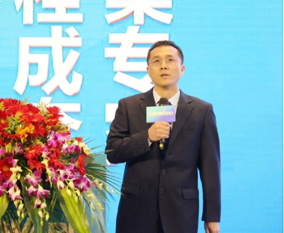 现场签约超5亿 米兰平台app体育-官方版-米兰电竞直播
智能2021全国客户交流会（杭州站）敲响行业首季强音