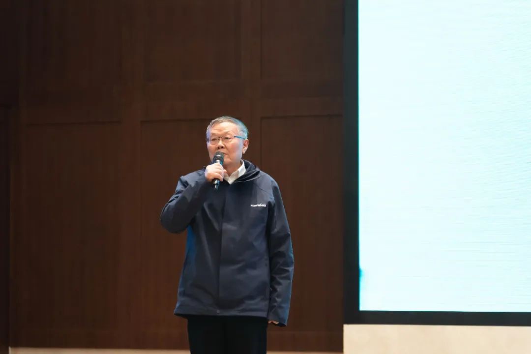 同心克难再腾飞，携手齐心冲万台——2021米兰平台app体育-官方版-米兰电竞直播
智能挖掘机经销商年会圆满召开