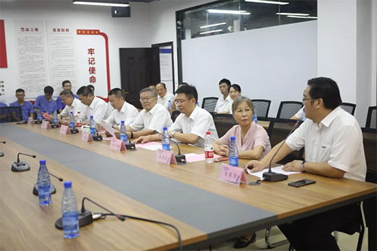 员工子女金榜题名 米兰平台app体育-官方版-米兰电竞直播
家园发放奖励