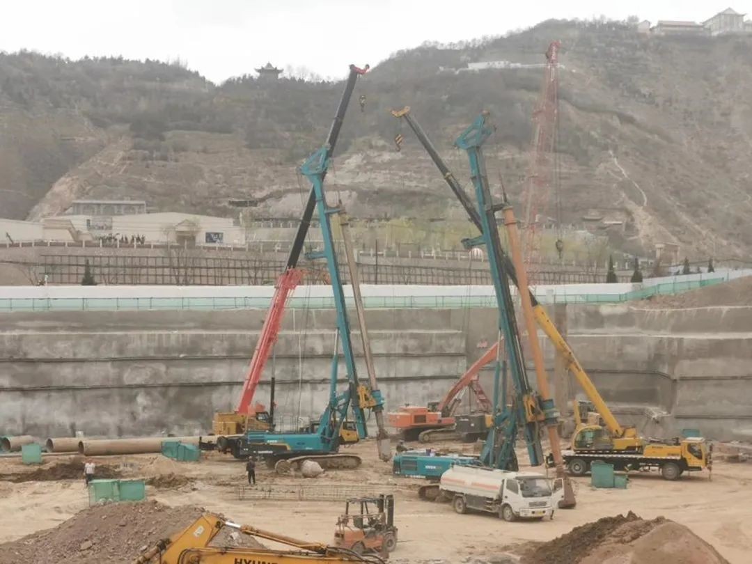 金戈铁马工程路 风雨无阻选米兰平台app体育-官方版-米兰电竞直播
