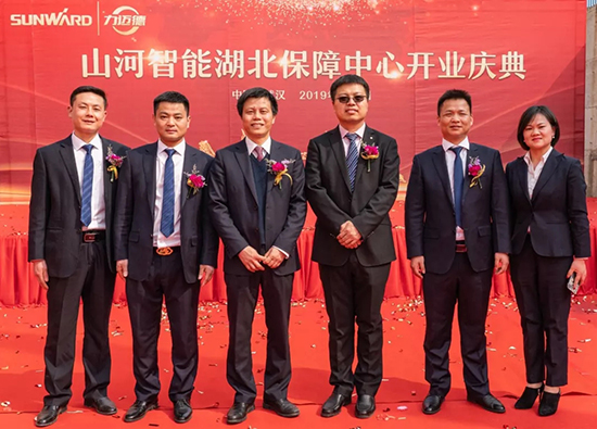 人生浮沉如梦，携手米兰平台app体育-官方版-米兰电竞直播
勇攀事业巅峰