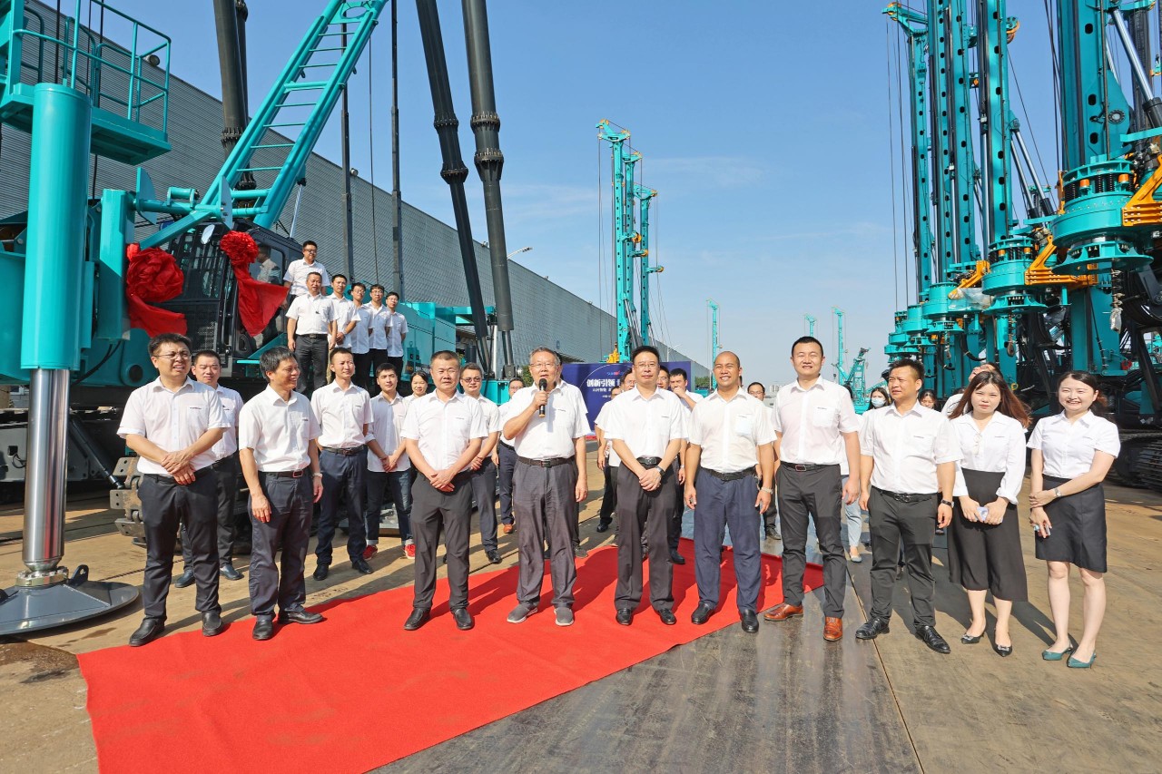 新品来了！看米兰平台app体育-官方版-米兰电竞直播
智能超级桩架如何“稳”操胜券