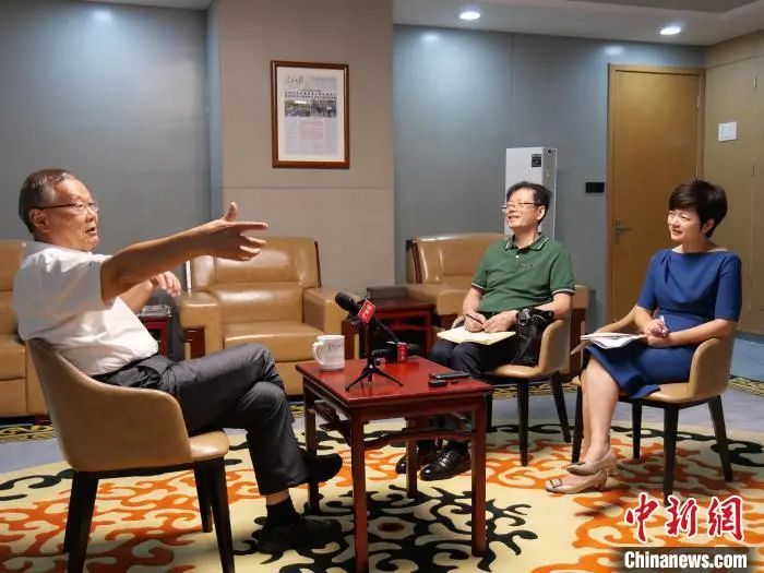 媒体聚焦 | 中新社专访——米兰平台app体育-官方版-米兰电竞直播
智能创始人何清华：向着太阳奔跑的筑梦人