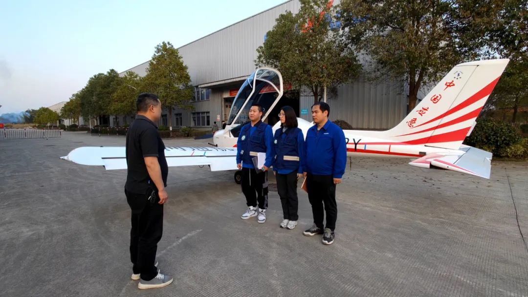 火情就是命令！湖南航空应急救援队米兰平台app体育-官方版-米兰电竞直播
机组展现“米兰平台app体育-官方版-米兰电竞直播
速度”