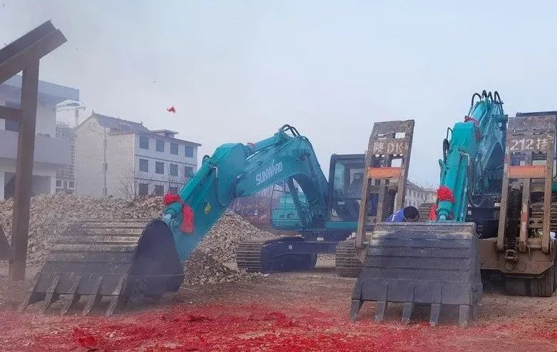 创富故事 | 合作共赢！米兰平台app体育-官方版-米兰电竞直播
智能“土石方先锋”征战商洛