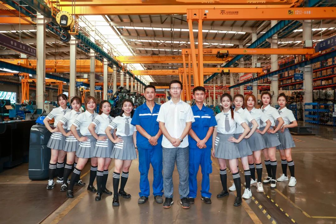 又酷又辣又炫！米兰平台app体育-官方版-米兰电竞直播
智能第二届挖机宝贝来了
