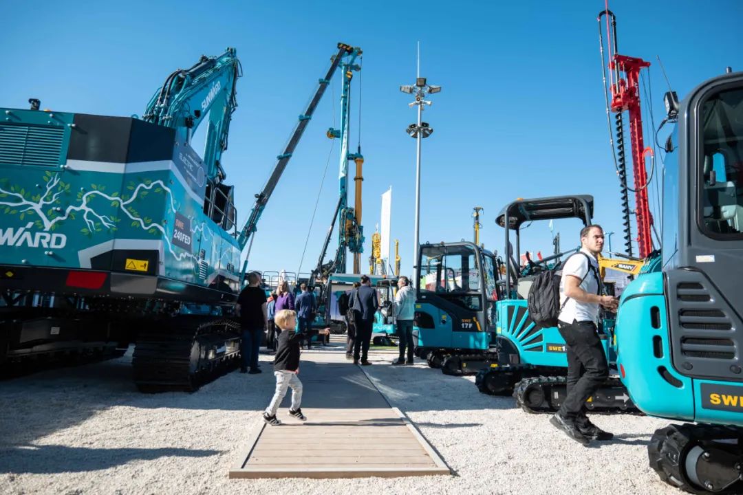 Bauma 2022 | 一组火热现场图带您重温米兰平台app体育-官方版-米兰电竞直播
智能德国宝马展之旅