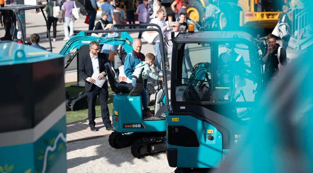 Bauma 2022 | 一组火热现场图带您重温米兰平台app体育-官方版-米兰电竞直播
智能德国宝马展之旅