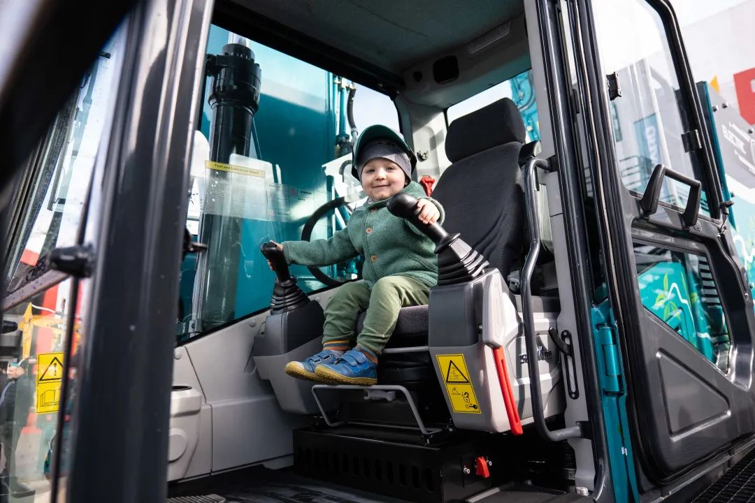 Bauma 2022 | 一组火热现场图带您重温米兰平台app体育-官方版-米兰电竞直播
智能德国宝马展之旅