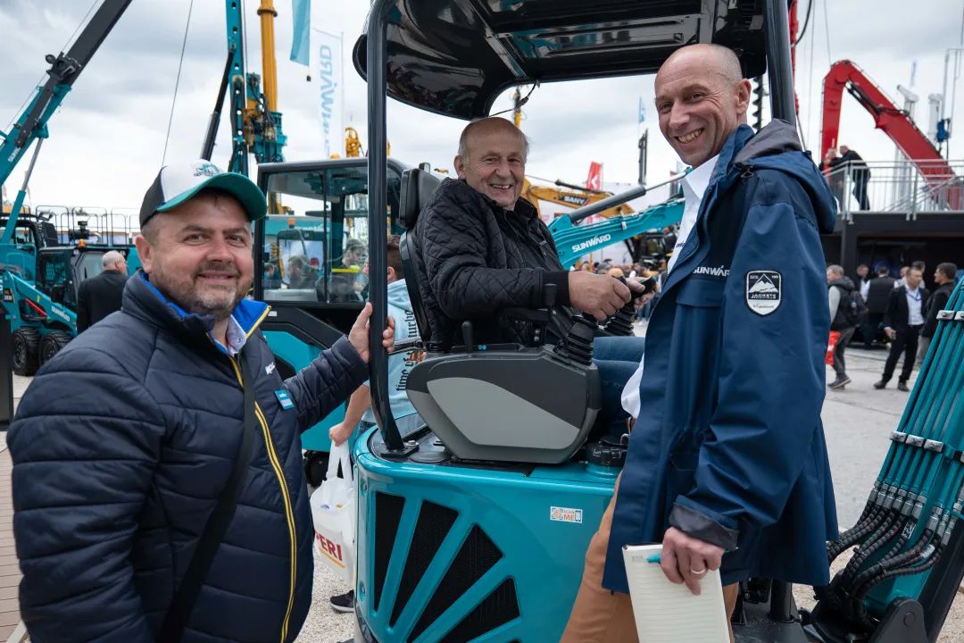 Bauma 2022 | 一组火热现场图带您重温米兰平台app体育-官方版-米兰电竞直播
智能德国宝马展之旅