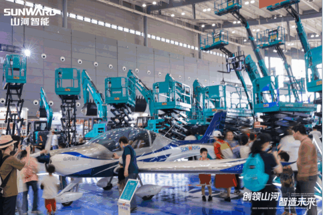 闪耀2023 CICEE！看米兰平台app体育-官方版-米兰电竞直播
智能“明星产品”有多“炫”