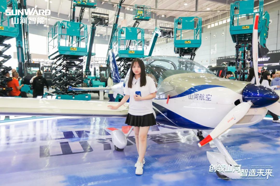 闪耀2023 CICEE！看米兰平台app体育-官方版-米兰电竞直播
智能“明星产品”有多“炫”