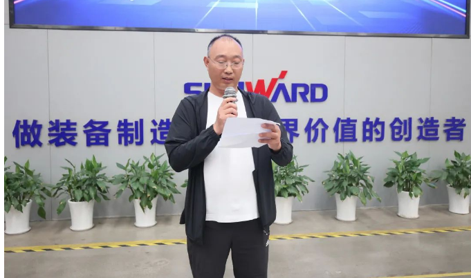 助力“双碳”、绿动未来！米兰平台app体育-官方版-米兰电竞直播
智能增程式电动旋挖钻机、液压混合动力旋挖钻机齐交付