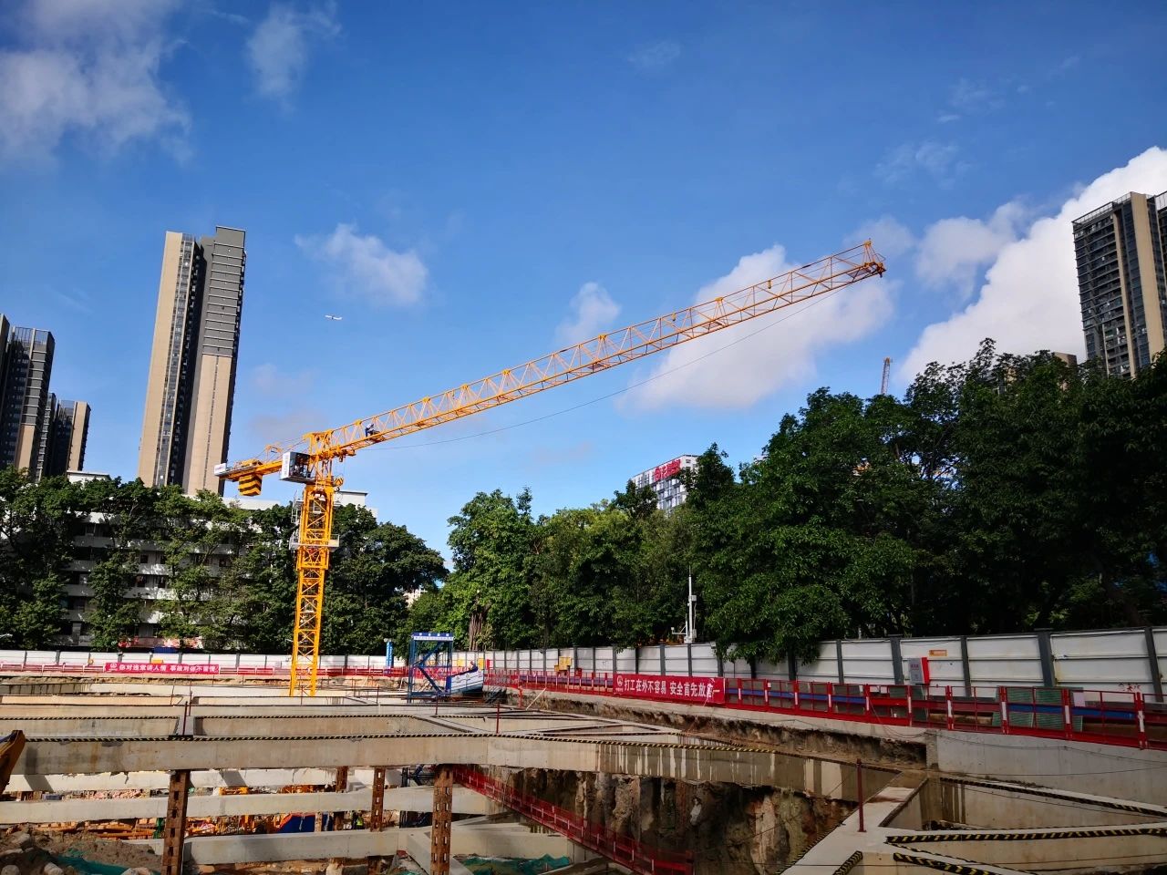进军深圳市场！米兰平台app体育-官方版-米兰电竞直播
江麓塔机为人才建好家