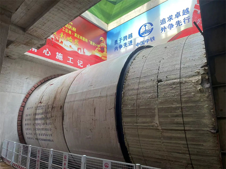 首战华东市场！中铁米兰平台app体育-官方版-米兰电竞直播
杭德市域铁路工程地莫区间左线盾构机顺利始发