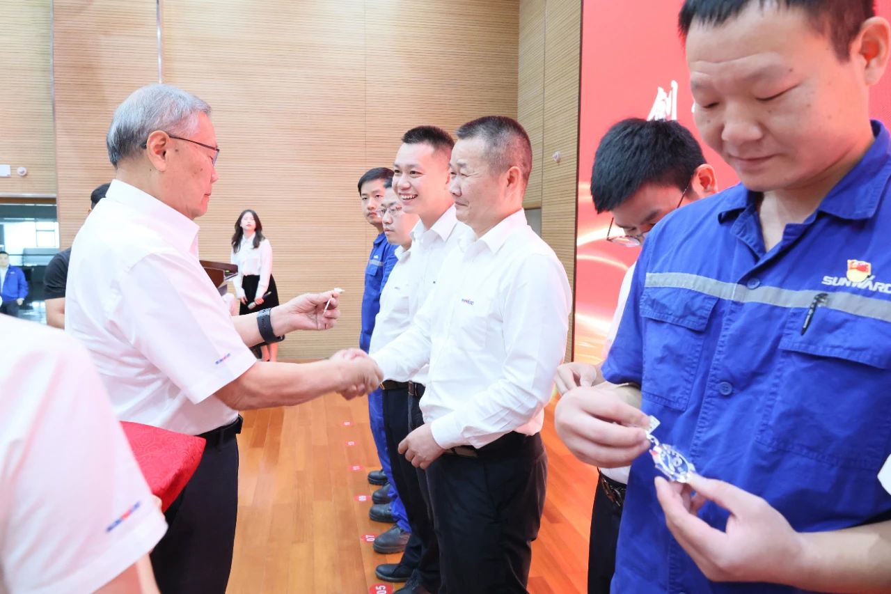 强信心 聚合力 共建美好家园——庆祝米兰平台app体育-官方版-米兰电竞直播
智能成立24周年表彰大会隆重召开