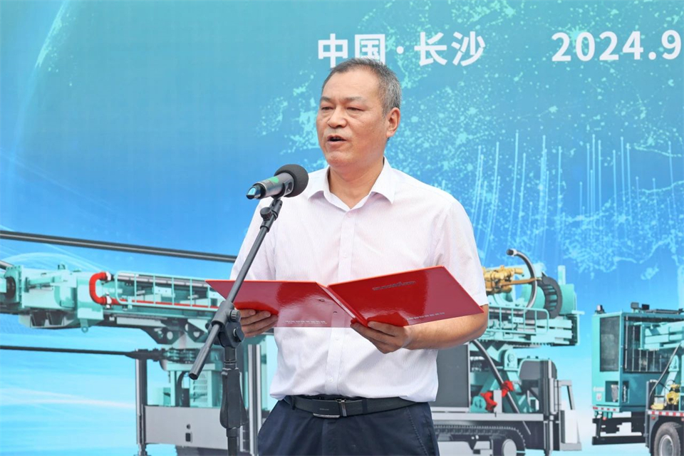 引领绿色科技新篇章！米兰平台app体育-官方版-米兰电竞直播
智能新能源钻机成功交付