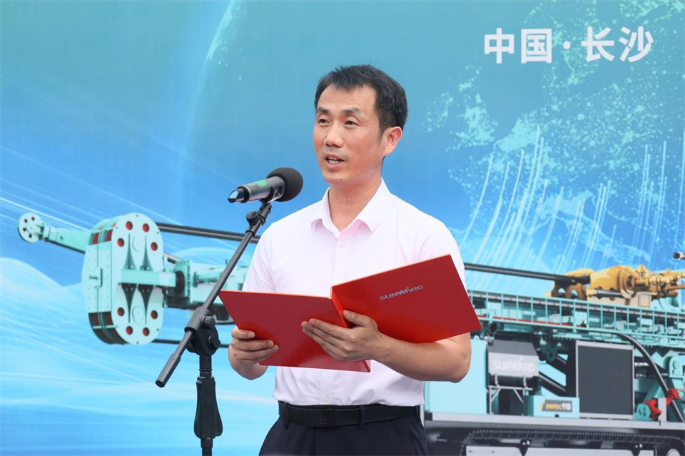 引领绿色科技新篇章！米兰平台app体育-官方版-米兰电竞直播
智能新能源钻机成功交付