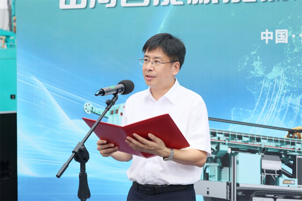引领绿色科技新篇章！米兰平台app体育-官方版-米兰电竞直播
智能新能源钻机成功交付