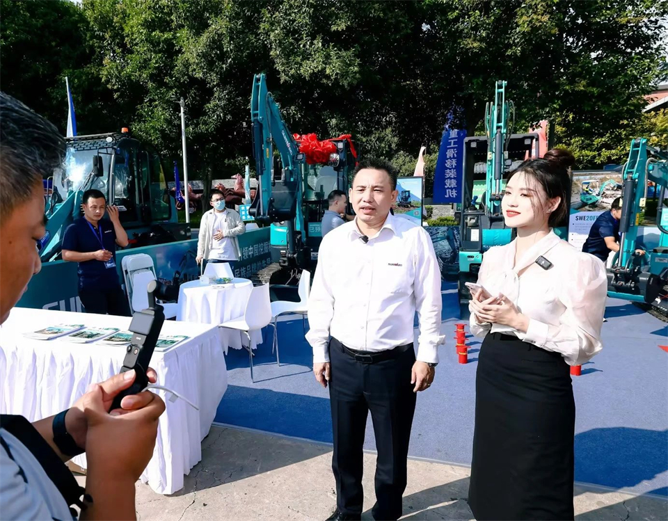 展现“掘”对实力！米兰平台app体育-官方版-米兰电竞直播
智能亮相2024微挖大会暨小型设备大会