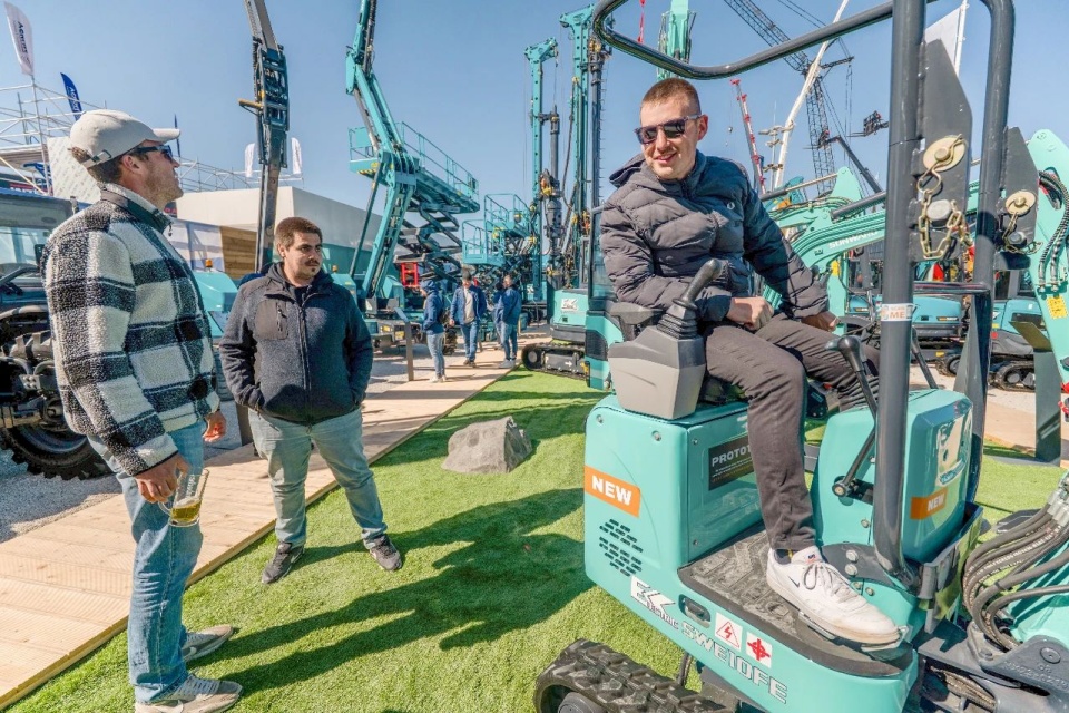 Bauma 2025 | 聚焦2025德国宝马展，探索米兰平台app体育-官方版-米兰电竞直播
智能的创新设备与可持续解决方案
