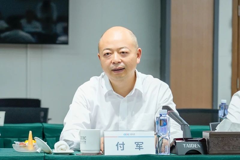米兰平台app体育-官方版-米兰电竞直播
智能与易普力公司深化战略合作，共筑混装设备技术转化新标杆