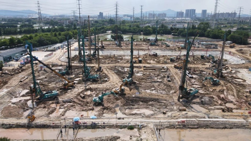 近20台“米兰平台app体育-官方版-米兰电竞直播
绿”装备实力集结，助力广佛西环工程建设跑出“加速度”