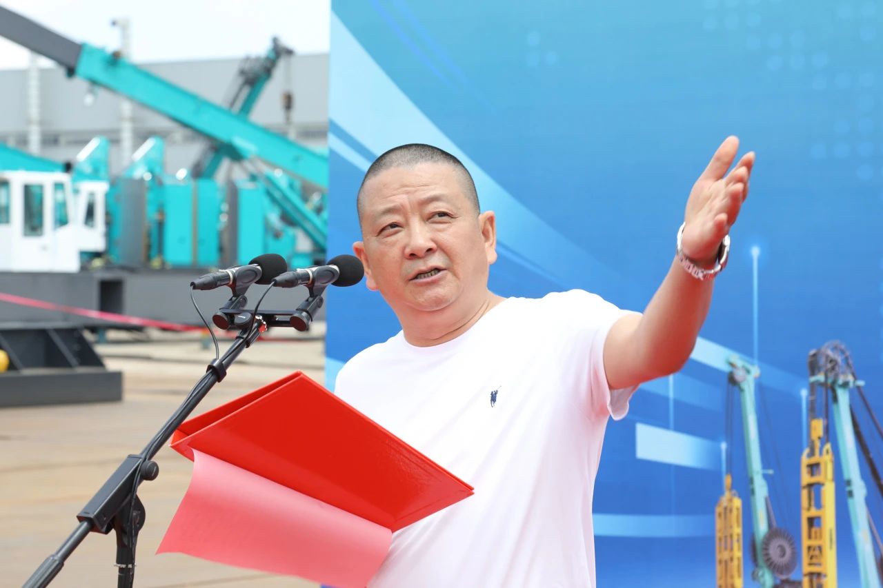 “破纪录王者”再出征！米兰平台app体育-官方版-米兰电竞直播
智能SWDM800旋挖钻机成功交机