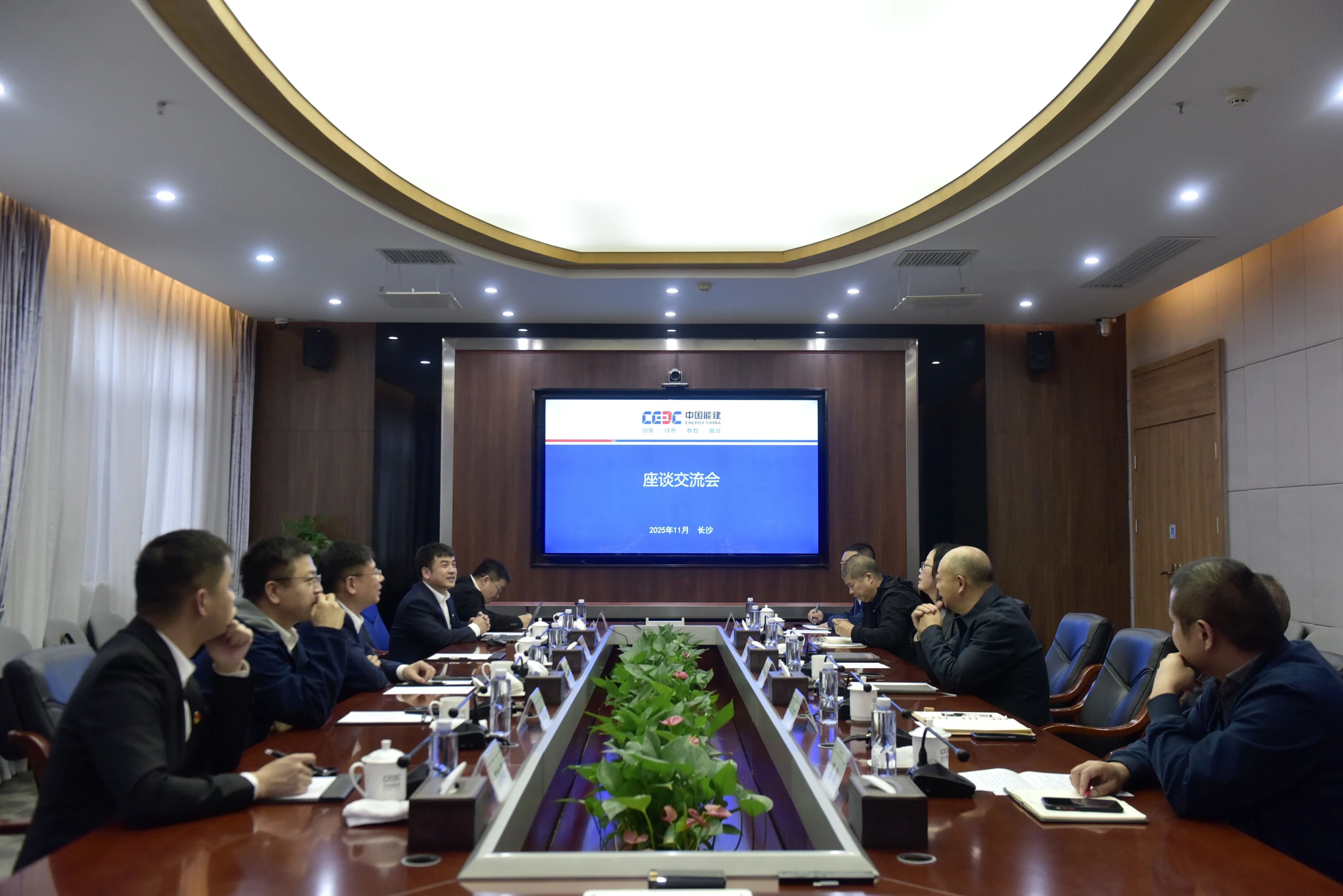 米兰平台app体育-官方版-米兰电竞直播
智能与易普力开展座谈交流，谱写互利共赢新篇章