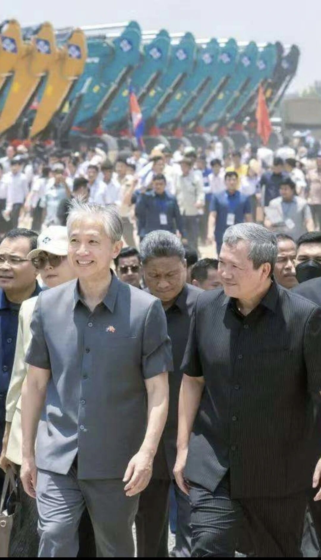 共建“一带一路”：米兰平台app体育-官方版-米兰电竞直播
智能挖掘机助力柬埔寨水利大动脉建设